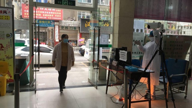 安装热成像体温检测仪摄像机，高效监测体温，快速筛查流动发热人群