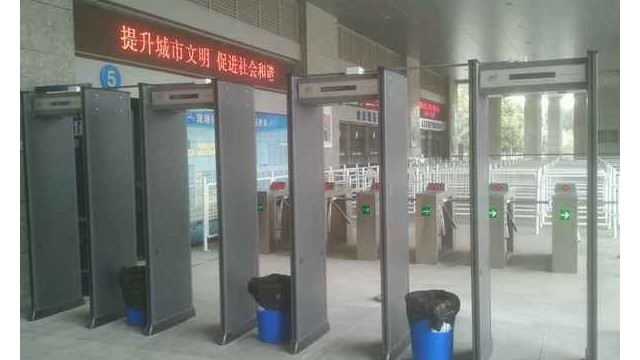 <i style='color:red'>通道式金属探测门</i>降低人才市场安全风险,维护人才市场的安全秩序