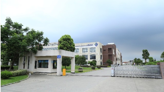 引入安保检测门，江苏日久光电成功遏制厂房员工偷盗问题
